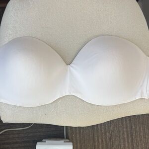 Maidenform White Strapless Bandeau